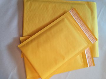 중국 Kraft 거품 우송자는 봉투, A4 거품 봉투에 의하여 인쇄된 로고를 덧댔습니다 공장